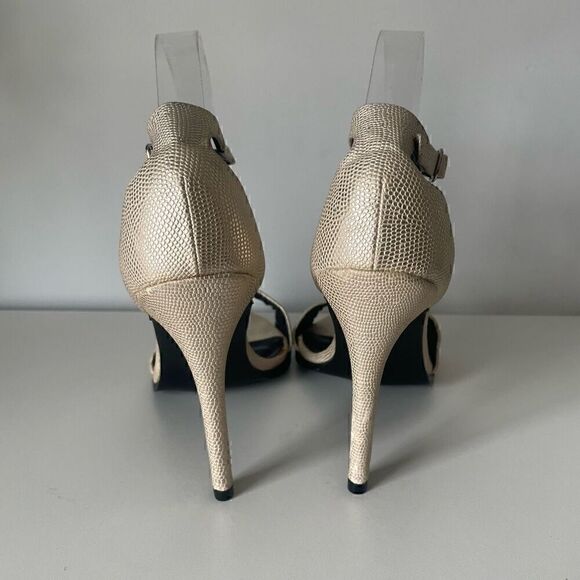 Italia 1969 Versace Nude Textured Ankle Strap Heels Sandals Size 10 Pointy Toe - Picture 3 of 10